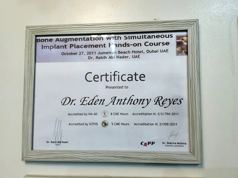 Certificate for the Bone Augmentation with Simultaneous Implant Placement hands-on course, Dubai 2011, presented to Dr. Eden Anthony Reyes