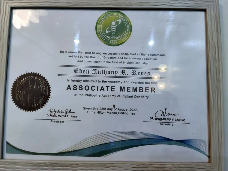 Philippine Academy of Implant Dentistry certificate admitting Eden Anthony R. Reyes as an Associate Member, August 2022